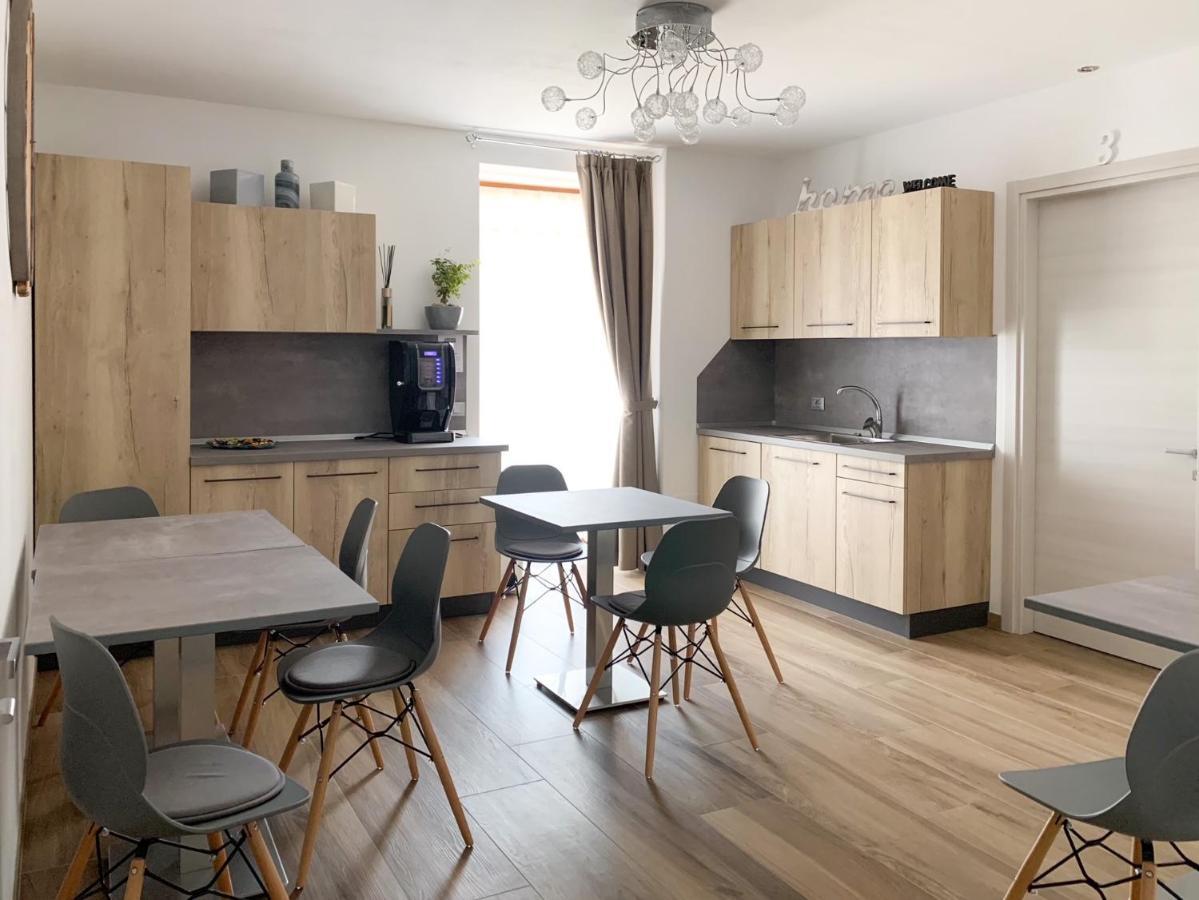 B&B Angela Valdinon Predaia Exteriör bild
