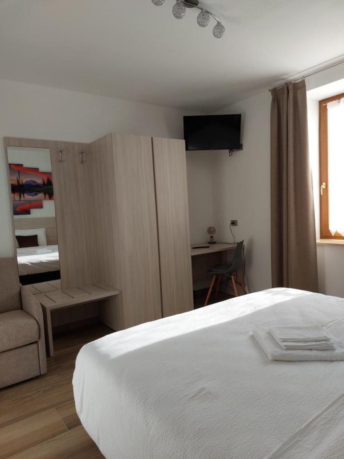 B&B Angela Valdinon Predaia Exteriör bild