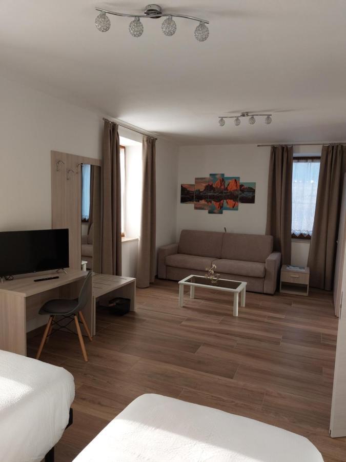 B&B Angela Valdinon Predaia Exteriör bild