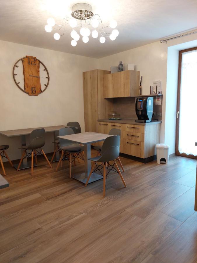 B&B Angela Valdinon Predaia Exteriör bild